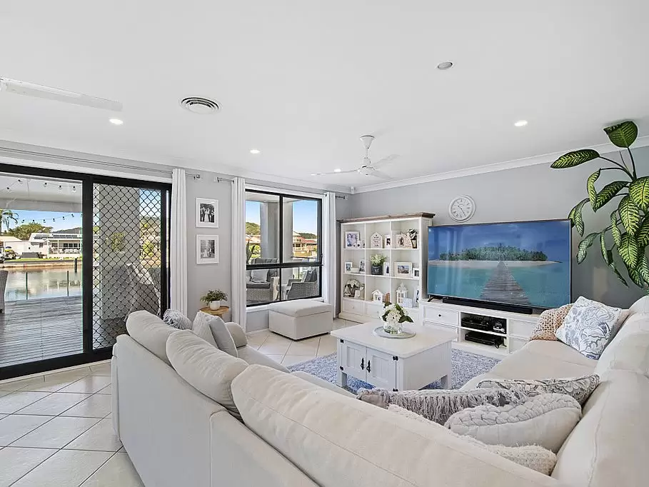 72 Helmsman Boulevard, St Huberts Island Sold by Central Coast Agents - image 9