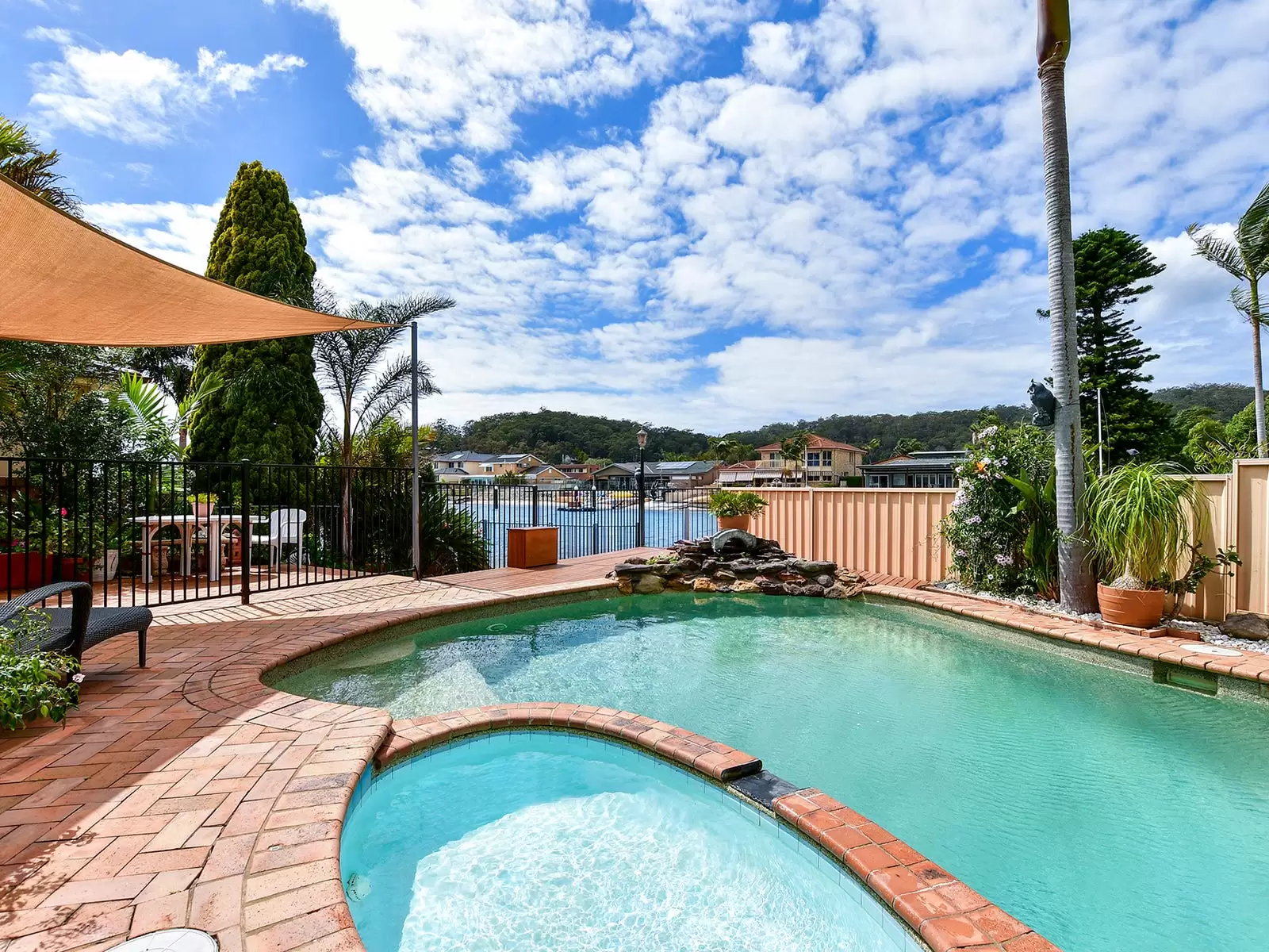 5 Nautilus Crescent, St Huberts Island Sold by Central Coast Agents - image 1