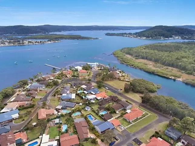 22 Beachfront Pde, St Huberts Island Sold by Central Coast Agents - image 1