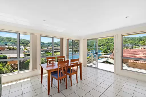 25 Helmsman Blvd, St Huberts Island Sold by Central Coast Agents