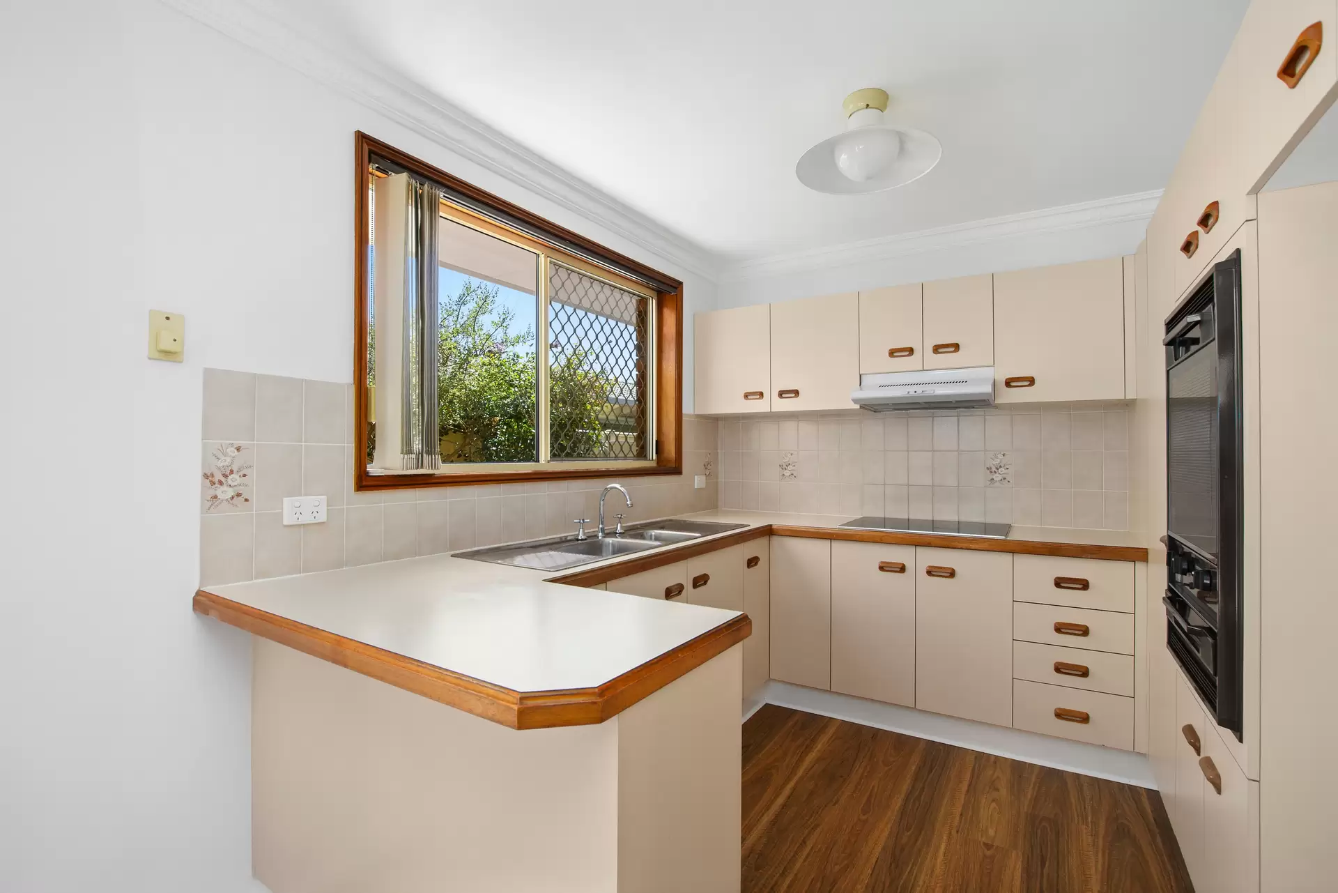 2/71 Murray Street, Booker Bay Sold by Central Coast Agents - image 1