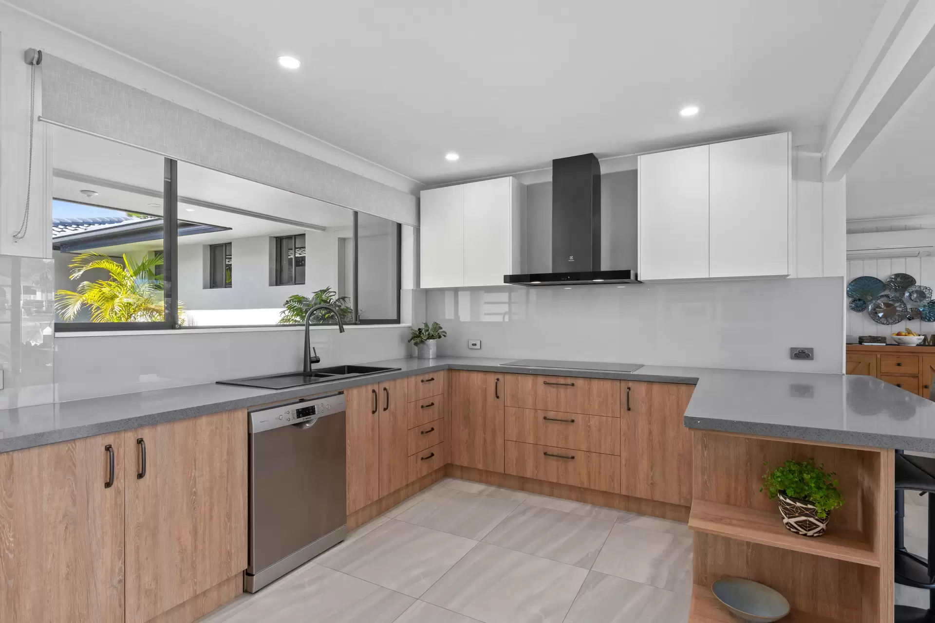 32 Helmsman Blvd, St Huberts Island Sold by Central Coast Agents - image 1