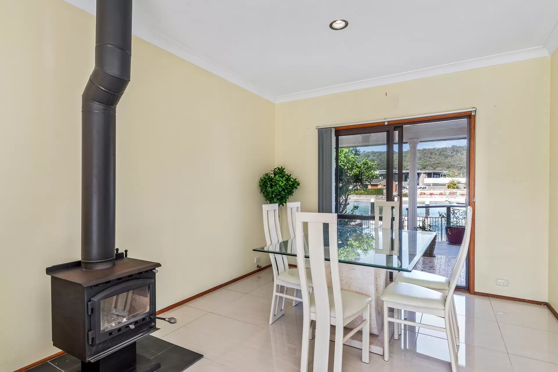 15 Salacia Close, St Huberts Island Sold by Central Coast Agents - image 1