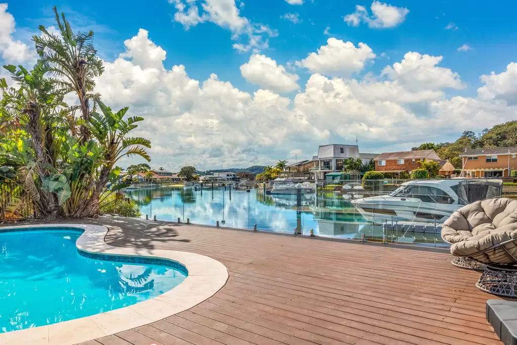 35 Helmsman Blvd, St Huberts Island Sold by Central Coast Agents